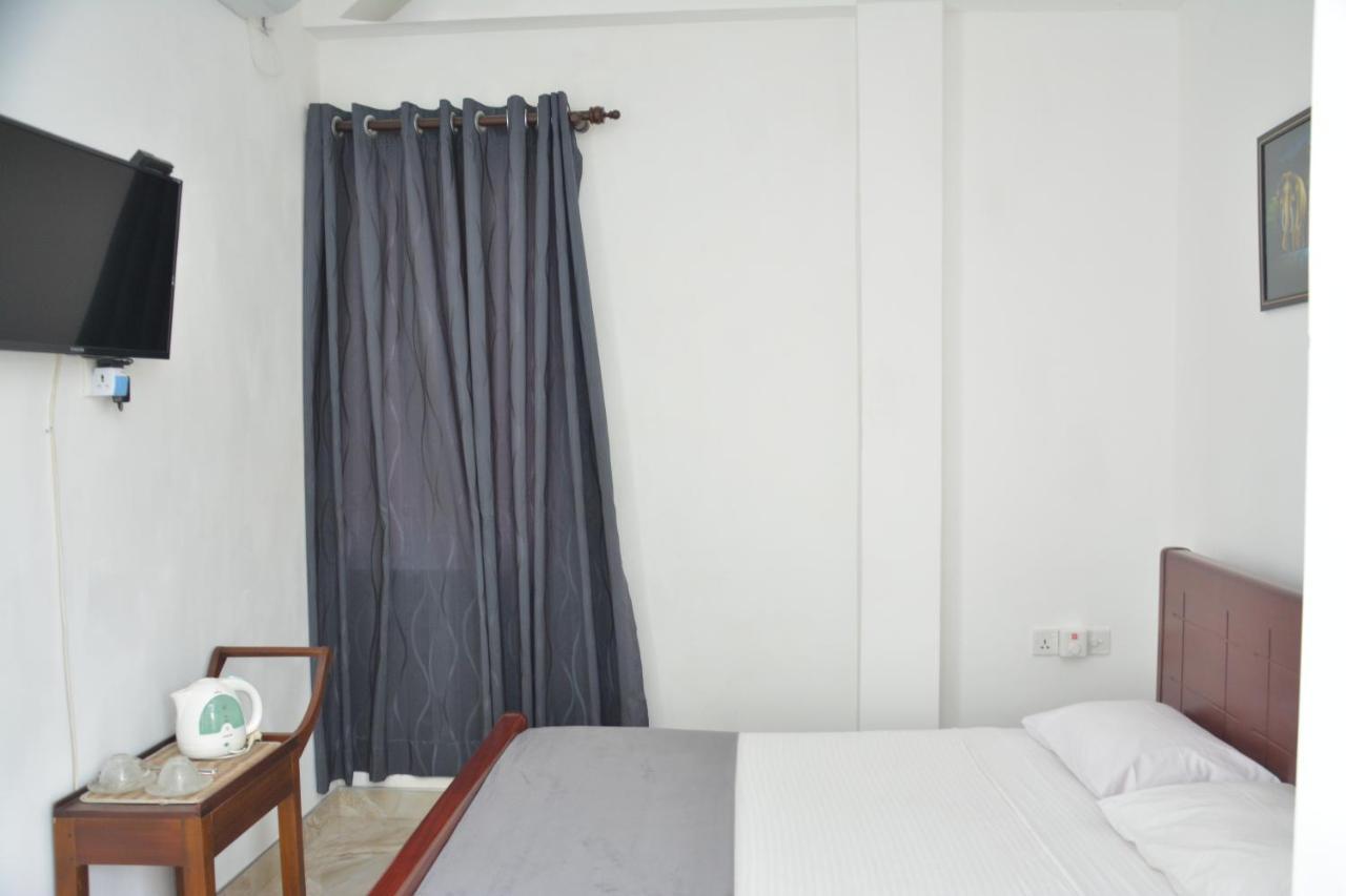 Yolanda Villa Negombo Extérieur photo